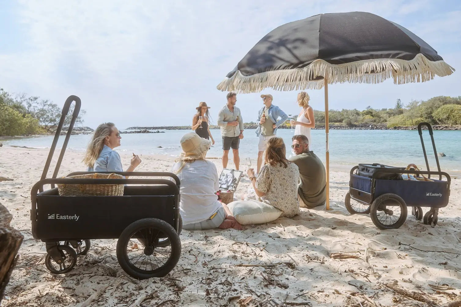 Pull-About all-terrain cart lifestyle image 3